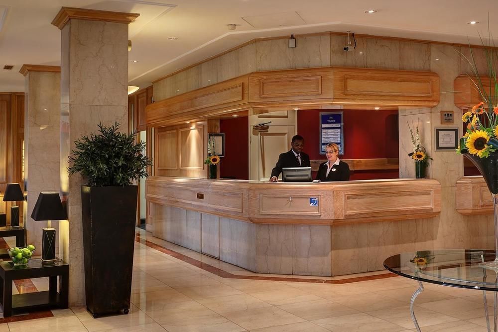 Doubletree By Hilton Reading M4 J10, An Hilton Hotel 오킹엄 외부 사진